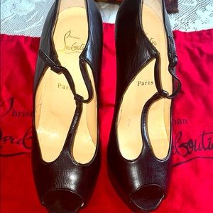 Christian Louboutin Black Platform Heel-39